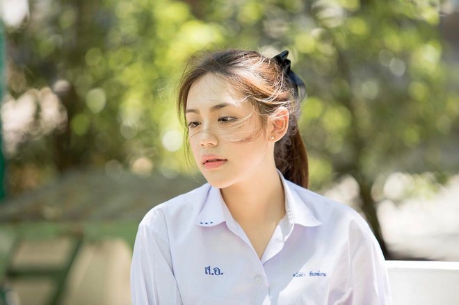 Gái Thái có khác, mặc đồng phục thôi mà cũng xinh ơi là xinh! - Ảnh 4. Gái Thái có khác, mặc đồng phục thôi mà cũng xinh ơi là xinh! - Ảnh 4.