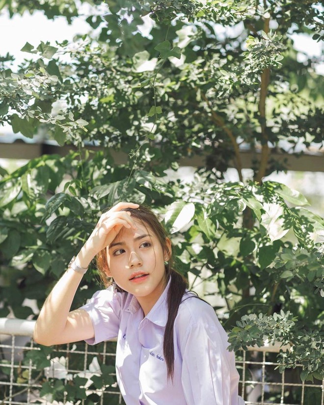 Gái Thái có khác, mặc đồng phục thôi mà cũng xinh ơi là xinh! - Ảnh 4. Gái Thái có khác, mặc đồng phục thôi mà cũng xinh ơi là xinh! - Ảnh 4.