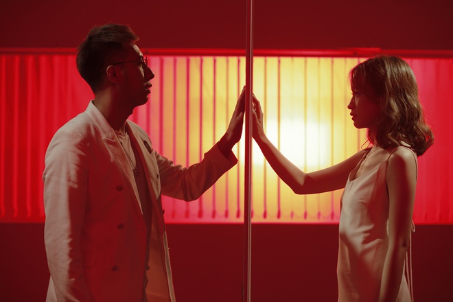 Sau hit Yêu là tha thu, Only C ra mắt MV kể về chuyện tình bị ngăn cách bởi cái chết - Ảnh 8. Sau hit Yêu là tha thu, Only C ra mắt MV kể về chuyện tình bị ngăn cách bởi cái chết - Ảnh 8.
