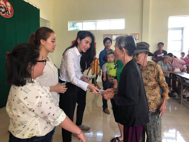 Thủy Tiên quyên góp hơn nửa tỷ đồng, cùng Công Vinh tới Phú Yên để trao cho đồng bào vùng lũ - Ảnh 5.