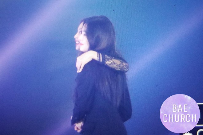Fan phát cuồng trước khung cảnh thần tiên tại Gayo Daejun: 2 nữ thần Black Pink và Red Velvet vừa ôm vừa nắm tay - Ảnh 5.