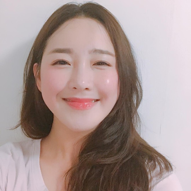 Vì sao má con gái Hàn luôn hây hây mướt rượt như thế? Câu trả lời chính là má hồng dạng sữa - Ảnh 16. Vì sao má con gái Hàn luôn hây hây mướt rượt như thế? Câu trả lời chính là má hồng dạng sữa - Ảnh 16.