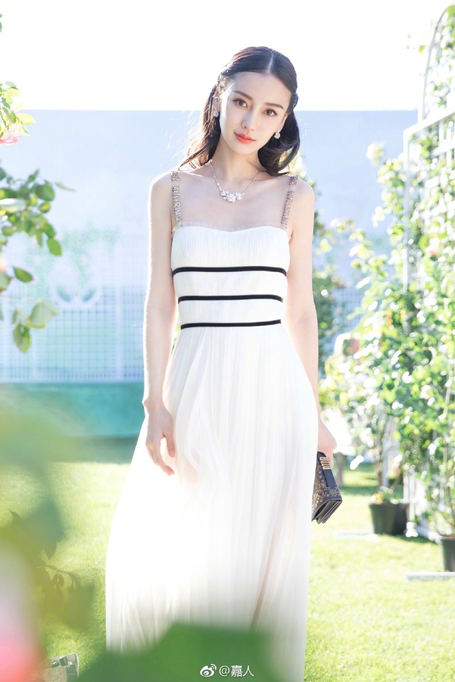 Ảnh không photoshop của Angela Baby qua ống kính nhiếp ảnh gia ngoại quốc: Đẹp hơn cả ảnh đã sửa - Ảnh 17. Ảnh không photoshop của Angela Baby qua ống kính nhiếp ảnh gia ngoại quốc: Đẹp hơn cả ảnh đã sửa - Ảnh 17.