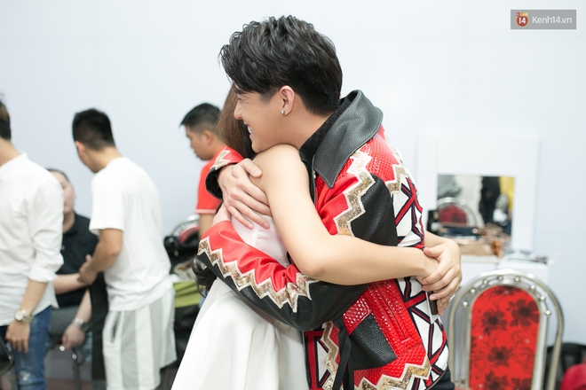Hoài Lâm cùng bạn gái bất ngờ xuất hiện tại buổi ghi hình Chung kết 1 The Voice - Ảnh 19.