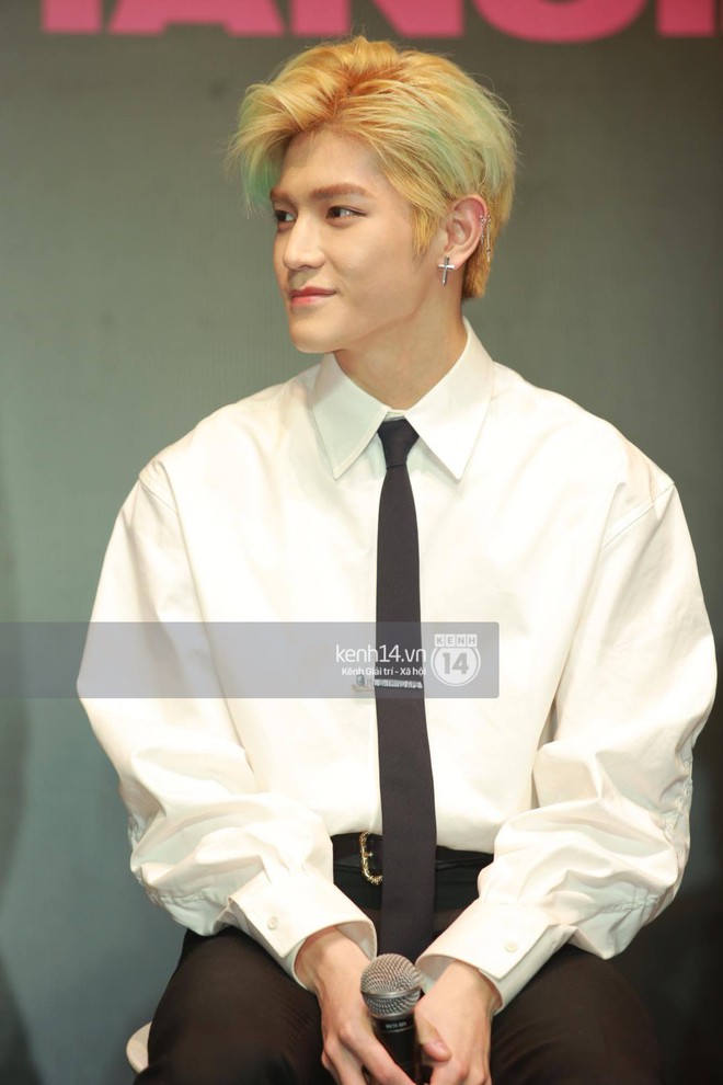 Mỹ nam Taeyong tiết lộ muốn ở lại Việt Nam, NCT 127 đồng loạt tỏ tình Anh yêu em với fan tại họp báo ở Hà Nội - Ảnh 25. Mỹ nam Taeyong tiết lộ muốn ở lại Việt Nam, NCT 127 đồng loạt tỏ tình Anh yêu em với fan tại họp báo ở Hà Nội - Ảnh 25.