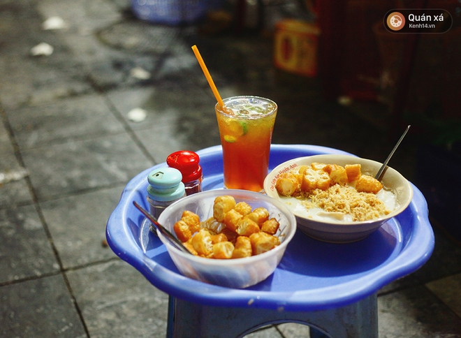 Quán cháo sườn đắt đỏ nhưng lúc nào cũng đông khách bất kể ngày nóng hay lạnh - Ảnh 6. Quán cháo sườn đắt đỏ nhưng lúc nào cũng đông khách bất kể ngày nóng hay lạnh - Ảnh 6.