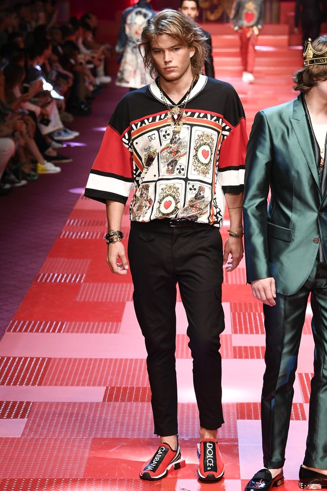 Sàn diễn Dolce&Gabbana thành Đại hội mỹ nam, nổi nhất là Mario Maurer và Vương Tuấn Khải! - Ảnh 14.