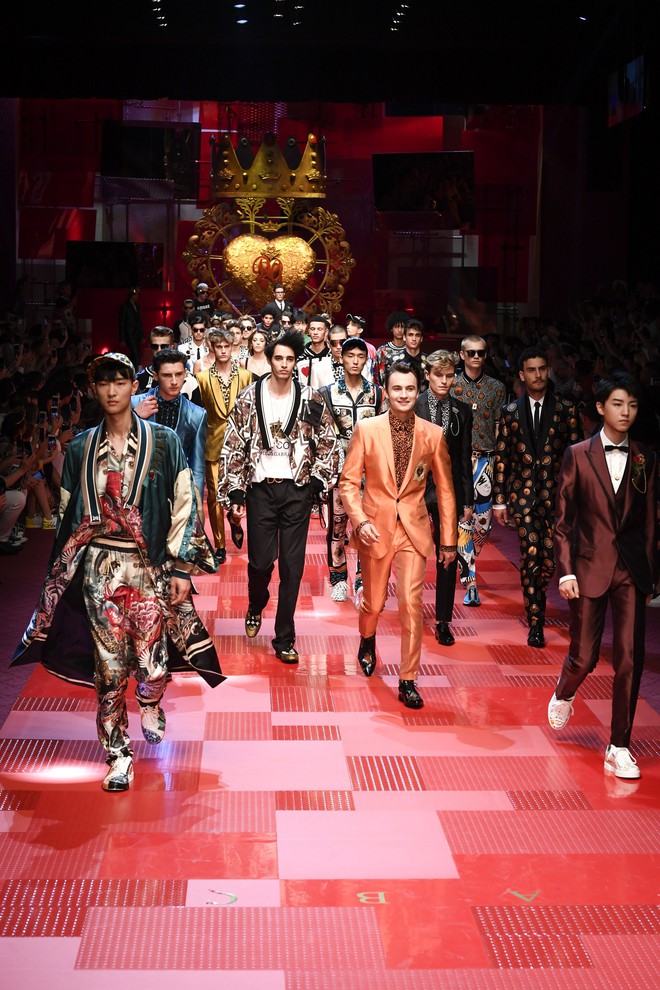 Sàn diễn Dolce&Gabbana thành Đại hội mỹ nam, nổi nhất là Mario Maurer và Vương Tuấn Khải! - Ảnh 16.