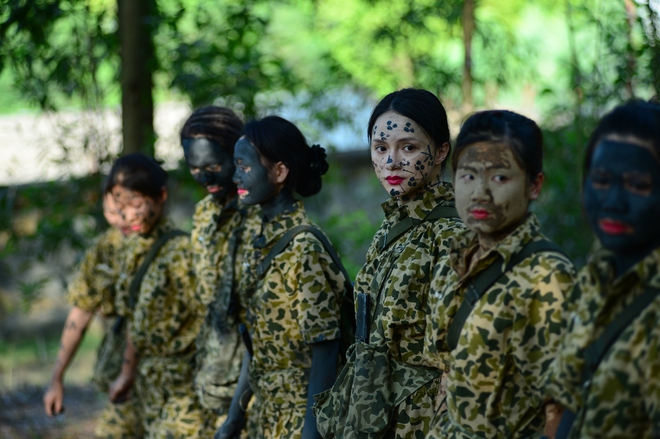 Hương Giang Idol: Tôi choáng ngợp và bị sốc với kỷ luật quân đội trong Sao nhập ngũ - Ảnh 4. Hương Giang Idol: Tôi choáng ngợp và bị sốc với kỷ luật quân đội trong Sao nhập ngũ - Ảnh 4.