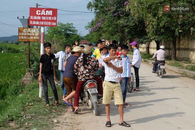 Tang thương bao trùm vùng quê nghèo nơi 3 học sinh bị xe Camry đâm tử vong - Ảnh 4.