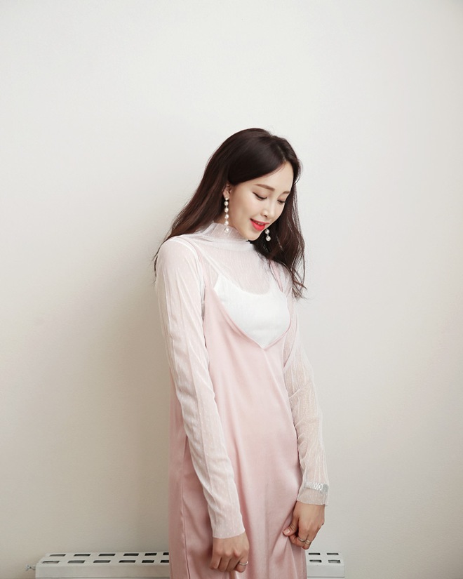 Quên đen nóng bức và trắng nhàm chán đi, nóng thế này diện đồ hồng pastel mới là nhất! - Ảnh 16. Quên đen nóng bức và trắng nhàm chán đi, nóng thế này diện đồ hồng pastel mới là nhất! - Ảnh 16.