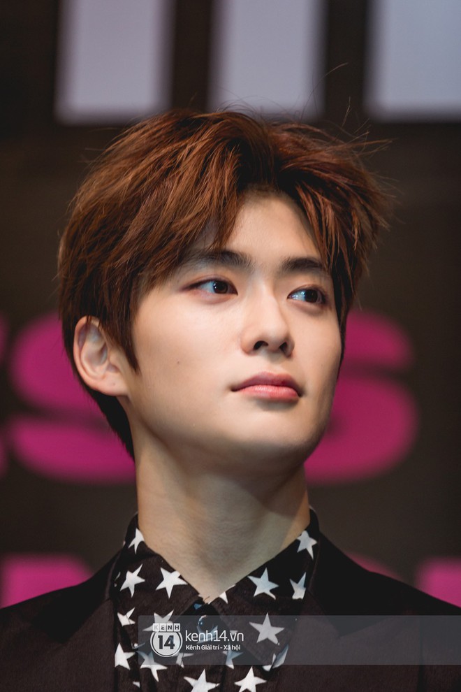 Mỹ nam Taeyong tiết lộ muốn ở lại Việt Nam, NCT 127 đồng loạt tỏ tình Anh yêu em với fan tại họp báo ở Hà Nội - Ảnh 20. Mỹ nam Taeyong tiết lộ muốn ở lại Việt Nam, NCT 127 đồng loạt tỏ tình Anh yêu em với fan tại họp báo ở Hà Nội - Ảnh 20.