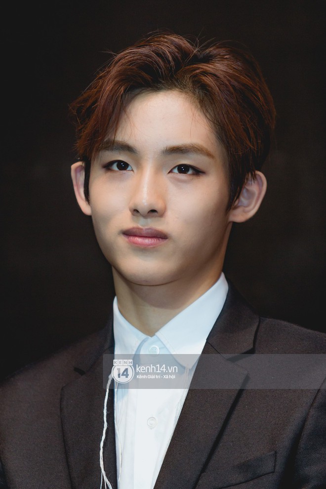 Mỹ nam Taeyong tiết lộ muốn ở lại Việt Nam, NCT 127 đồng loạt tỏ tình Anh yêu em với fan tại họp báo ở Hà Nội - Ảnh 12. Mỹ nam Taeyong tiết lộ muốn ở lại Việt Nam, NCT 127 đồng loạt tỏ tình Anh yêu em với fan tại họp báo ở Hà Nội - Ảnh 12.