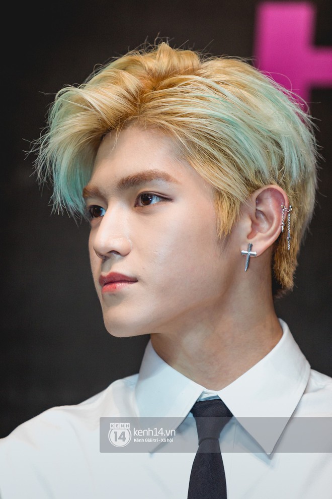 Mỹ nam Taeyong tiết lộ muốn ở lại Việt Nam, NCT 127 đồng loạt tỏ tình Anh yêu em với fan tại họp báo ở Hà Nội - Ảnh 6. Mỹ nam Taeyong tiết lộ muốn ở lại Việt Nam, NCT 127 đồng loạt tỏ tình Anh yêu em với fan tại họp báo ở Hà Nội - Ảnh 6.