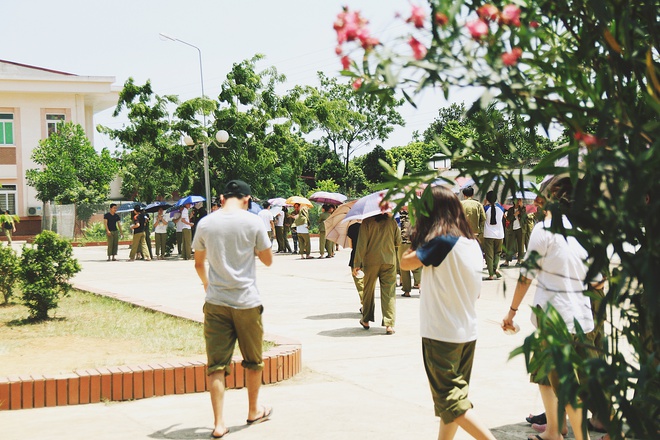 Mùa hè năm ấy chúng ta cùng sống cùng chơi: Khoảng thời gian đáng nhớ nhất của sinh viên chính là khóa học Quân sự! - Ảnh 18.