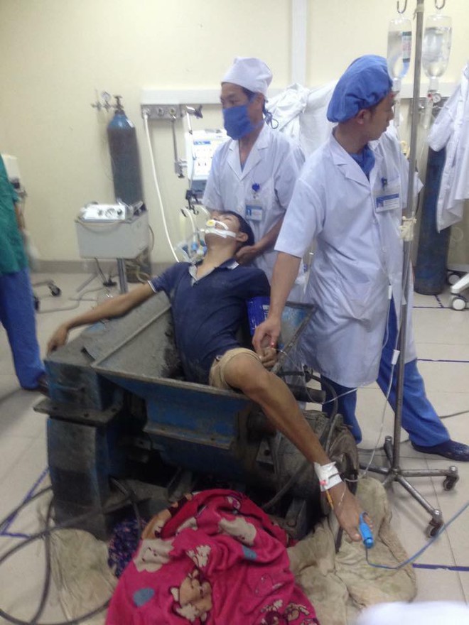 Nam thanh niên bị máy gạch nghiền nát toàn bộ chân phải - Ảnh 1. Nam thanh niên bị máy gạch nghiền nát toàn bộ chân phải 1
