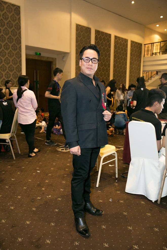 Hoa hậu Mỹ Linh rạng rỡ hội ngộ á hậu Thanh Tú, Thùy Dung tại sự kiện - Ảnh 8.