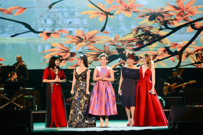 Không cần danh hiệu, Mỹ Tâm vẫn ung dung tỏa sáng cùng 4 Diva trên sân khấu chung - Ảnh 3. Không cần danh hiệu, Mỹ Tâm vẫn ung dung tỏa sáng cùng 4 Diva trên sân khấu chung - Ảnh 3.