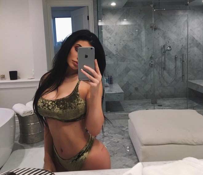 om1tl0-l-610x610-underwear-kylie-jenner-