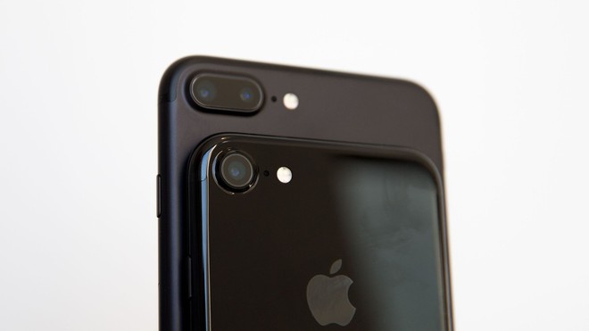 Năm nay có tới 3 chiếc iPhone tuyệt vời ra mắt, nhưng đây là tin buồn cho tất cả những ai muốn mua chúng - Ảnh 1.