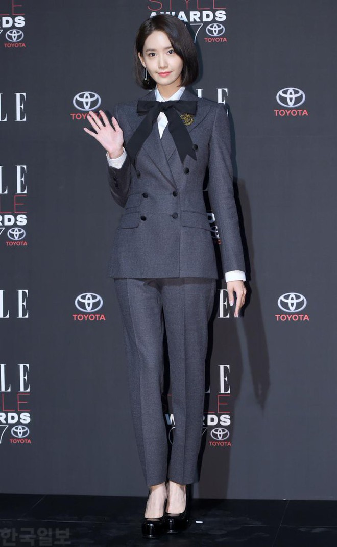 Thảm đỏ quy tụ dàn sao quyền lực: Yoona sang chảnh, nữ thần Kim Ji Won đẹp xuất sắc nhưng lại mặc gì thế này? - Ảnh 1.
