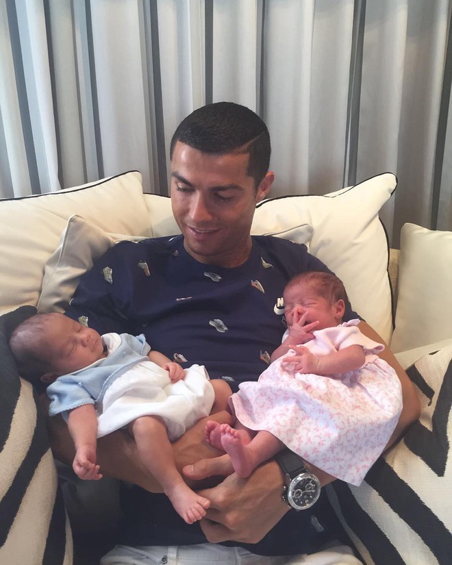 10 bức ảnh nhiều Like nhất Instagram: Toàn thấy Selene Gomez, Ronaldo và... trẻ con - Ảnh 6.