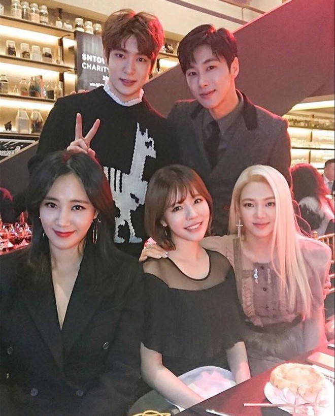 Em út Seo Hyun tiết lộ các thành viên SNSD vẫn thường xuyên gặp nhau - Ảnh 3. Em út Seo Hyun tiết lộ các thành viên SNSD vẫn thường xuyên gặp nhau - Ảnh 3.