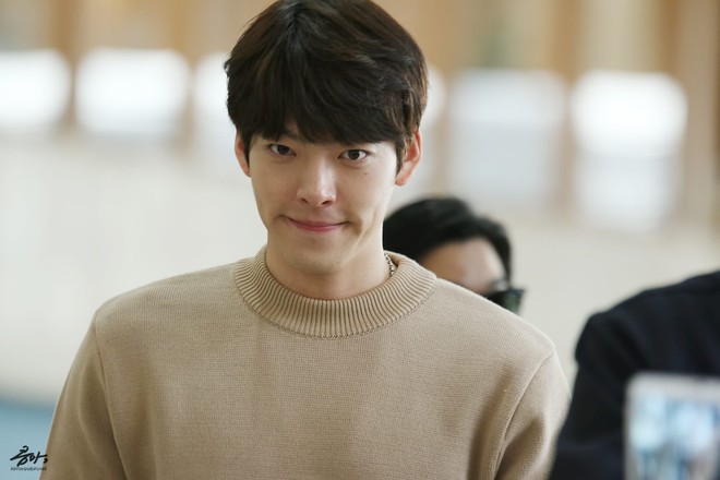 Kim Woo Bin từng giấu bố mẹ về bệnh tình, nghĩ đến việc trì hoãn điều trị để tiếp tục đóng phim - Ảnh 1.