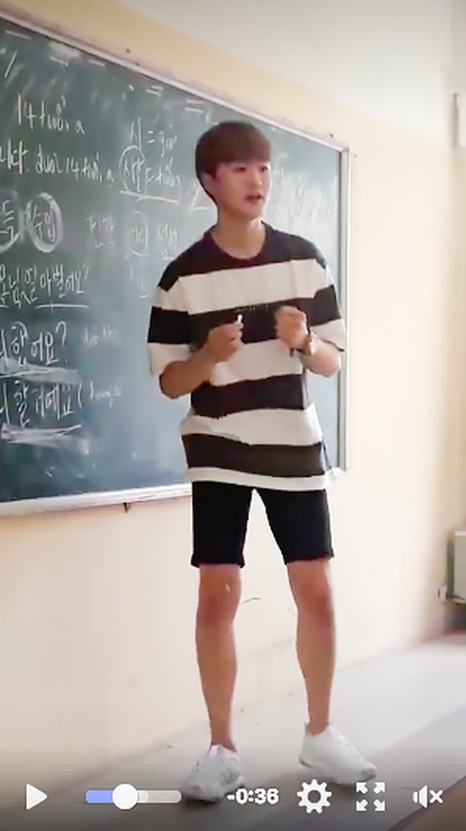 Ở Hà Nội có một thầy giáo người Hàn Quốc cool hơn cả idol! - Ảnh 1.