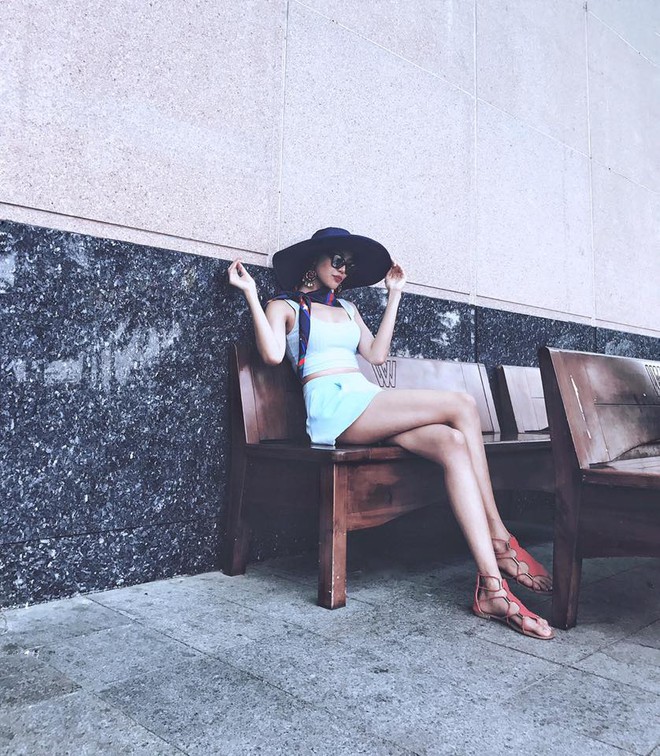 1 sắc trắng 3 phong cách: Angela Phương Trinh - Tiffany - Selena Gomez ai mặc đẹp nhất? - Ảnh 9.