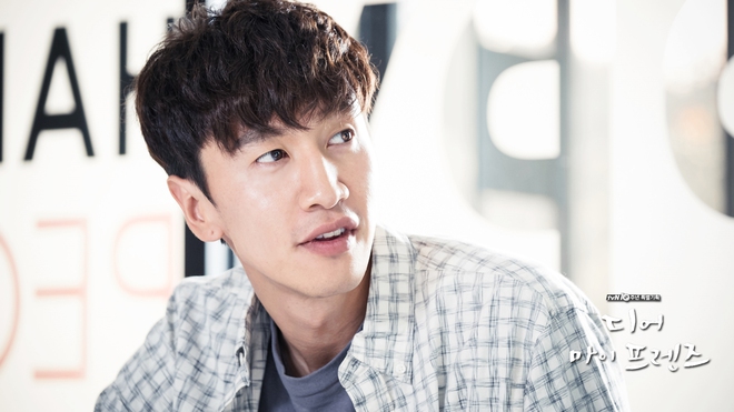 Lee Kwang Soo bị Song Joong Ki nhắc nhở: Tôi sắp có gia đình rồi. Gọi điện cho tôi ít thôi - Ảnh 2. Lee Kwang Soo bị Song Joong Ki nhắc nhở: Tôi sắp có gia đình rồi. Gọi điện cho tôi ít thôi - Ảnh 2.