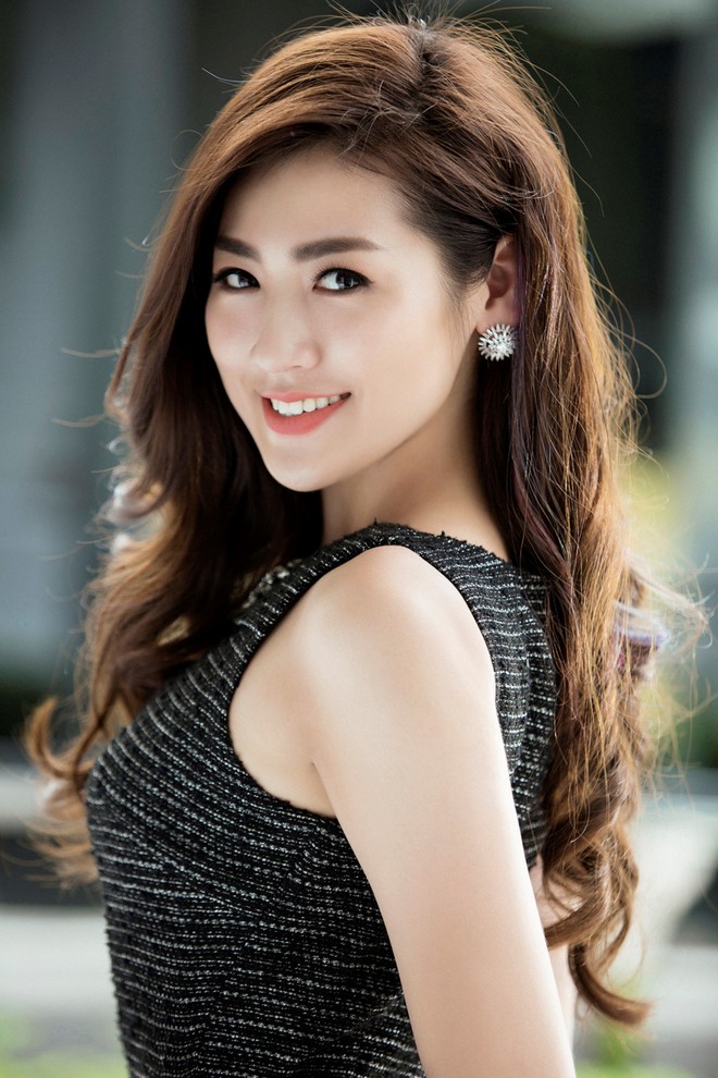 Sau Kỳ Duyên, Á hậu Tú Anh cũng dính nghi án thẩm mỹ với đôi mắt khác lạ - Ảnh 5. Sau Kỳ Duyên, Á hậu Tú Anh cũng dính nghi án thẩm mỹ với đôi mắt khác lạ - Ảnh 5.