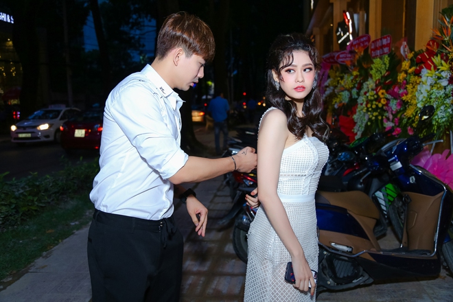 Kaity Nguyễn diện váy khoe vòng 1"khủng", tình tứ bên Will trong sự kiện Kaity Nguyễn diện váy khoe vòng 1"khủng", tình tứ bên Will trong sự kiện