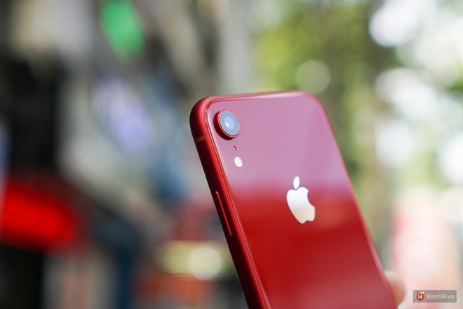 May mà iPhone XR chạy iOS và mang logo Táo, chứ chạy Android thì 24 triệu ai mua hả giời? - Ảnh 3.