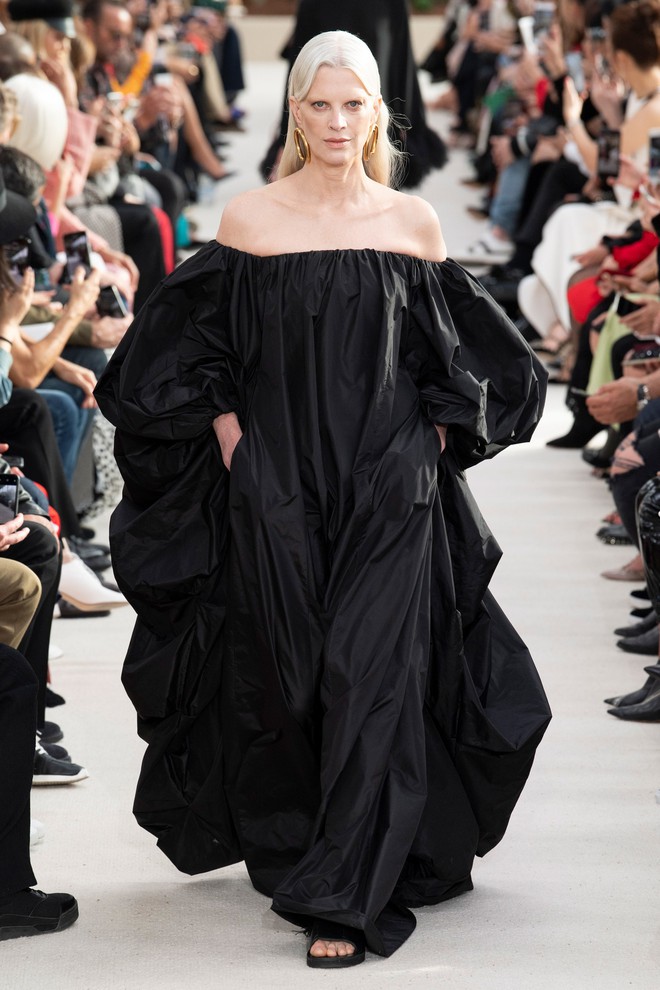 Top BST đỉnh nhất Paris Fashion Week do Vogue Mỹ chọn: Chanel vẫn an tọa, Gucci và Dior thì mất hút - ảnh 26