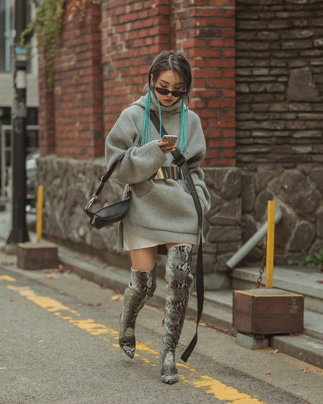 Tuyển tập bí kíp mặc đẹp ngày se lạnh dành cho bạn nằm cả ở street style tuần qua của giới trẻ Hàn - Ảnh 11.