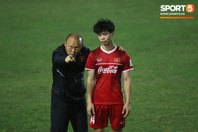 Công Phượng, Văn Toàn được bổ túc trước khi lên đường sang Lào dự AFF Cup 2018 - Ảnh 1.
