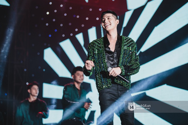 Đây là chia sẻ cảm động của Noo Phước Thịnh với fan Sài thành trong showcase mừng sinh nhật tuổi 30 - Ảnh 4. Đây là chia sẻ cảm động của Noo Phước Thịnh với fan Sài thành trong showcase mừng sinh nhật tuổi 30 - Ảnh 4.