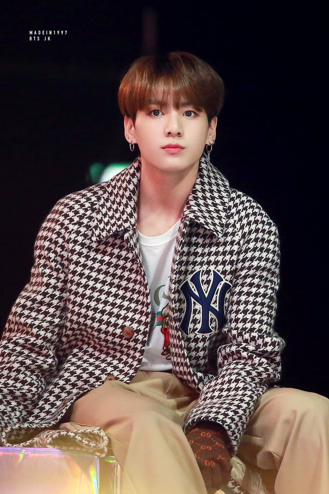Rộ tin Jungkook (BTS) có mối quan hệ tình cảm không đơn giản với IU, anh trai ruột tiết lộ sự thật đằng sau đó - Ảnh 5. Rộ tin Jungkook (BTS) có mối quan hệ tình cảm không đơn giản với IU, anh trai ruột tiết lộ sự thật đằng sau đó - Ảnh 5.