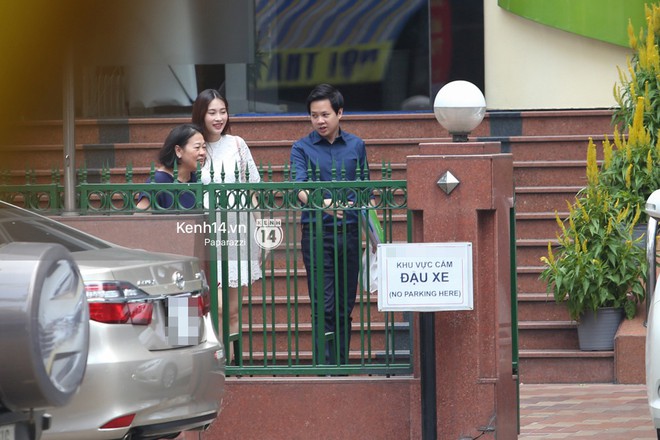 Mở màn paparazzi năm Mậu Tuất: Hoa hậu Đặng Thu Thảo lần đầu lộ bụng bầu, cùng ông xã Tín Nguyễn đi khám thai! - Ảnh 5. Mở màn paparazzi năm Mậu Tuất: Hoa hậu Đặng Thu Thảo lần đầu lộ bụng bầu, cùng ông xã Tín Nguyễn đi khám thai! - Ảnh 5.