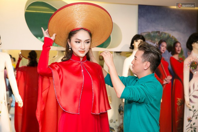 Đàm Vĩnh Hưng trực tiếp đưa Hương Giang đi thử áo dài chuẩn bị cho cuộc thi Hoa hậu Chuyển giới - Ảnh 8. Đàm Vĩnh Hưng trực tiếp đưa Hương Giang đi thử áo dài chuẩn bị cho cuộc thi Hoa hậu Chuyển giới - Ảnh 8.