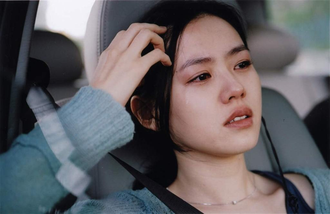 Mặc Hàn Quốc có bao người đẹp, nữ thần của mọi nữ thần Son Ye Jin vẫn một mình một đế chế sắc đẹp 15 năm - Ảnh 9. Mặc Hàn Quốc có bao người đẹp, nữ thần của mọi nữ thần Son Ye Jin vẫn một mình một đế chế sắc đẹp 15 năm - Ảnh 9.