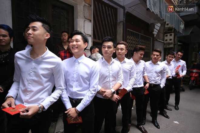 Điểm danh dàn trai Vbiz chưa vợ siêu hot trong đội bê tráp ăn hỏi của Khắc Việt - Ảnh 11. Điểm danh dàn trai Vbiz chưa vợ siêu hot trong đội bê tráp ăn hỏi của Khắc Việt - Ảnh 11.