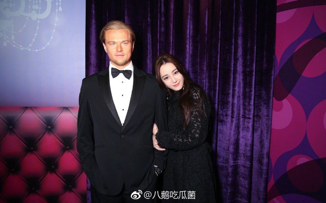 Địch Lệ Nhiệt Ba khoe nhan sắc bên tượng sáp: Đẹp như tượng tạc, khó lòng phân biệt thật giả - Ảnh 11.