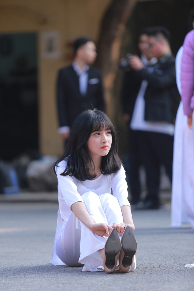 Cô bạn chứng minh con gái Việt chẳng cần ăn mặc cầu kì, cứ diện áo dài trắng là auto xinh - Ảnh 1.