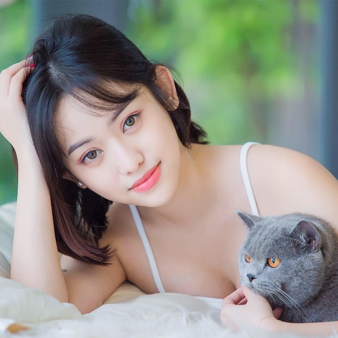 Từng nói sẽ không PTTM nữa vì sợ đau, mới đây Thuý Vi lại tự đăng ảnh mình đi sửa mũi - Ảnh 1. Từng nói sẽ không PTTM nữa vì sợ đau, mới đây Thuý Vi lại tự đăng ảnh mình đi sửa mũi - Ảnh 1.