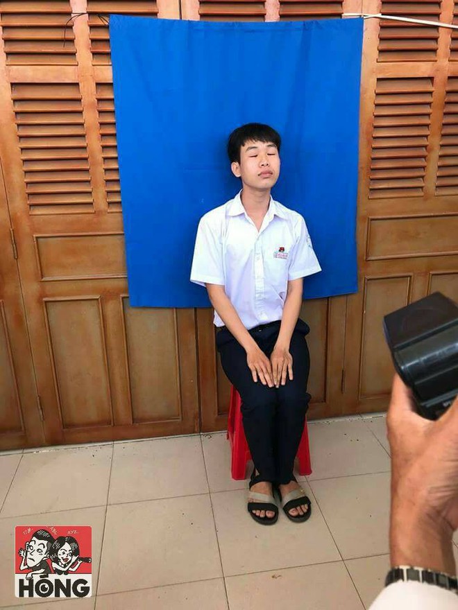 Khi bạn phải chụp ảnh thẻ nhưng không quên mình là người có thần thái sang chảnh bẩm sinh - Ảnh 1. Khi bạn phải chụp ảnh thẻ nhưng không quên mình là người có thần thái sang chảnh bẩm sinh - Ảnh 1.