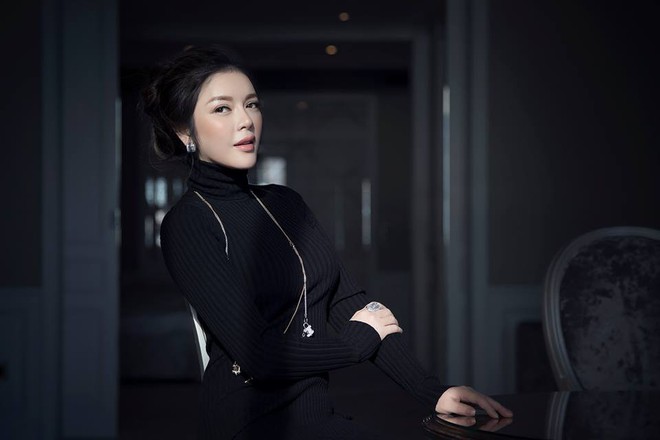 Lý Nhã Kỳ livestream tại nhà riêng để bác bỏ tin đồn bị bắt gây xôn xao - Ảnh 2. Lý Nhã Kỳ livestream tại nhà riêng để bác bỏ tin đồn bị bắt gây xôn xao - Ảnh 2.