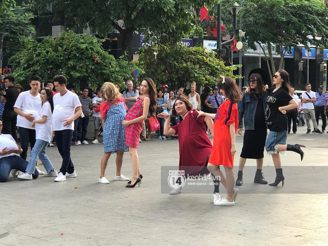 Chùm ảnh: Trấn Thành, Trường Giang, Hứa Vĩ Văn đồng loạt hóa... bà bầu trong show thực tế mới - Ảnh 10. Chùm ảnh: Trấn Thành, Trường Giang, Hứa Vĩ Văn đồng loạt hóa... bà bầu trong show thực tế mới - Ảnh 10.