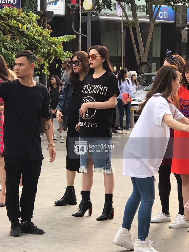 Chùm ảnh: Trấn Thành, Trường Giang, Hứa Vĩ Văn đồng loạt hóa... bà bầu trong show thực tế mới - Ảnh 5. Chùm ảnh: Trấn Thành, Trường Giang, Hứa Vĩ Văn đồng loạt hóa... bà bầu trong show thực tế mới - Ảnh 5.